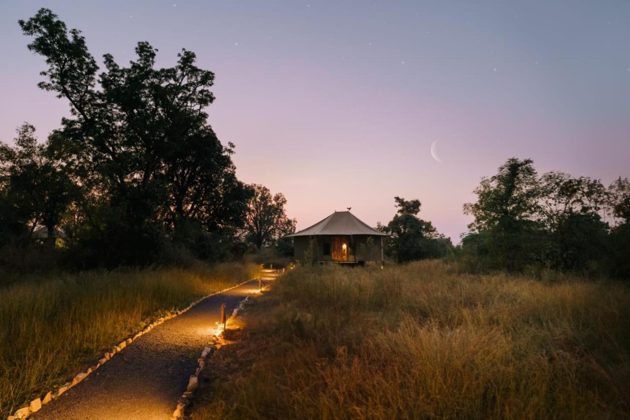 Trees N Tigers, Tadoba Hotel Kolāra Buitenkant foto